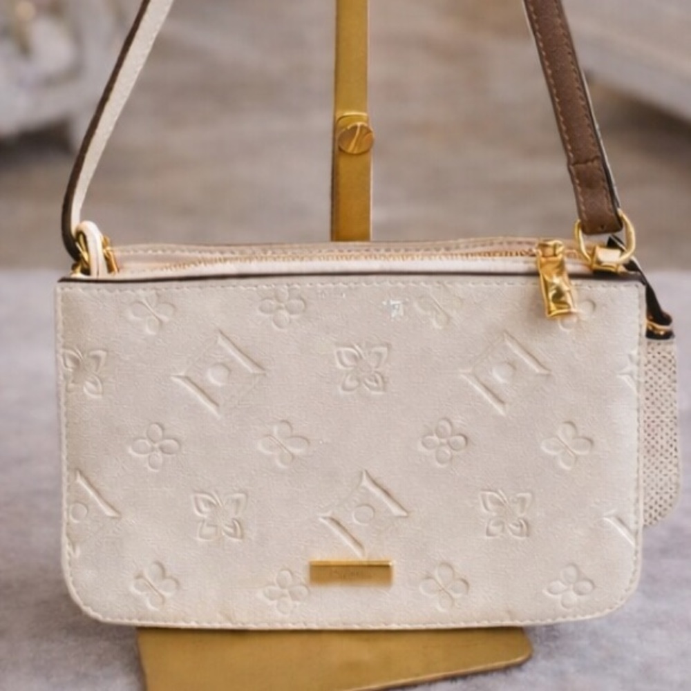 NWOT- ALDO Chic Cream Crossbody Bag - Picture 2 of 5